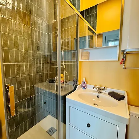 Au Coeur De La Ville, 2 Pieces