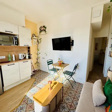 Au Coeur De La Ville, 2 Pieces *